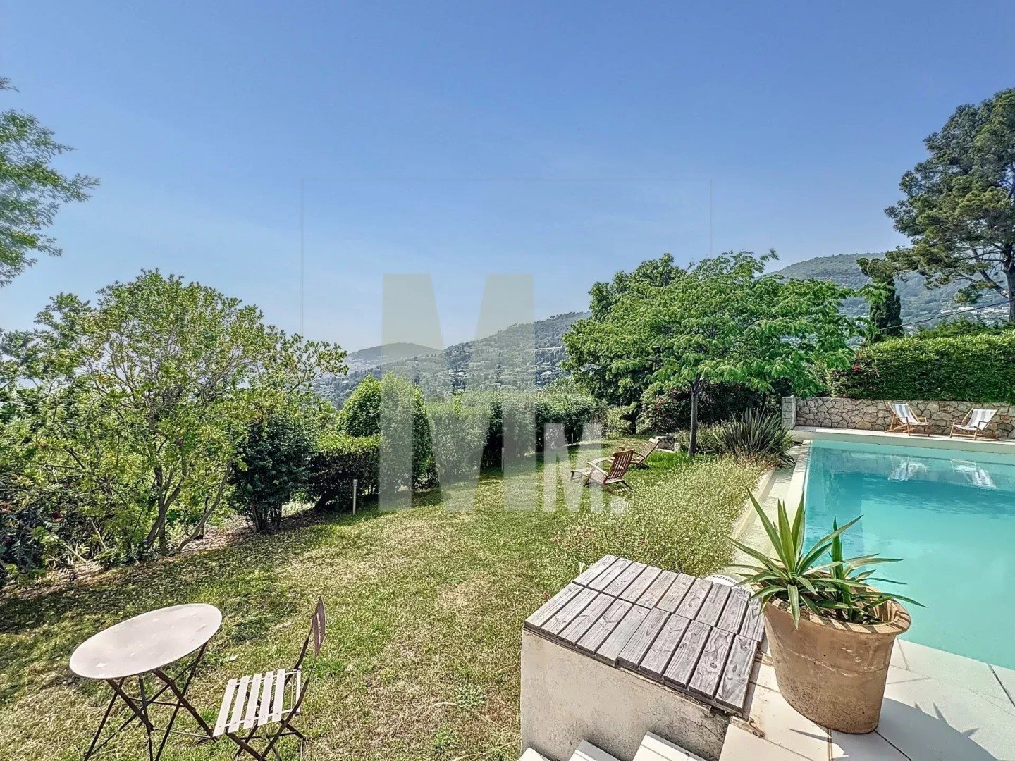 Maison à louer, 600m², Grasse