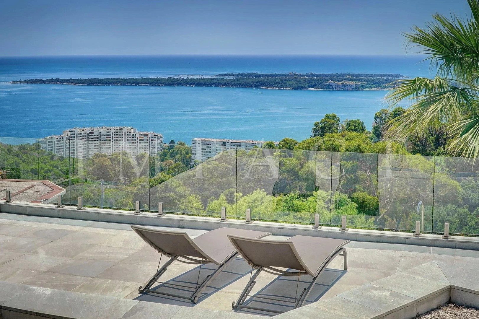 Maison à louer, 230m², Vallauris