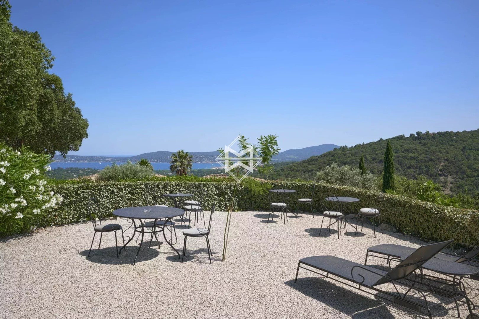 Maison à louer, 600m², Grimaud