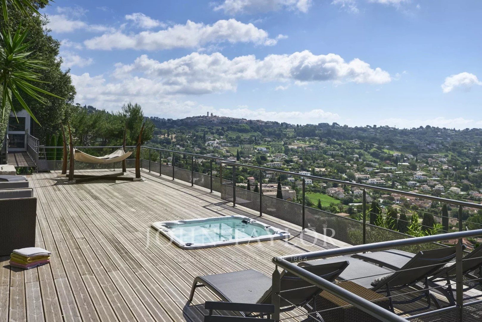 Maison à louer, 285m², La Colle-sur-Loup