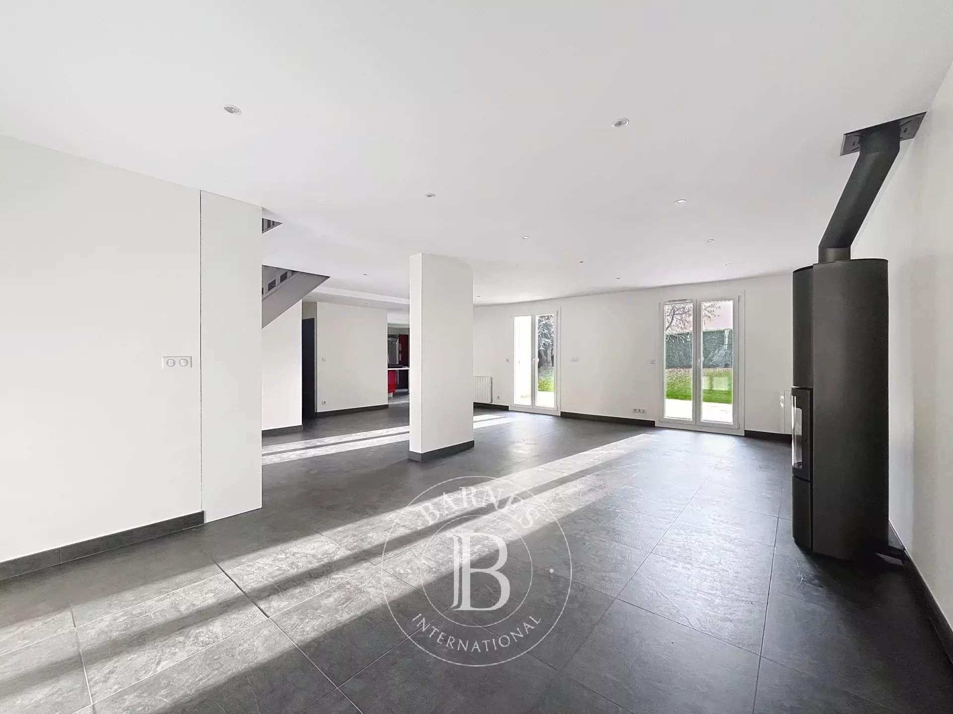 Maison à louer, 216m², Louveciennes