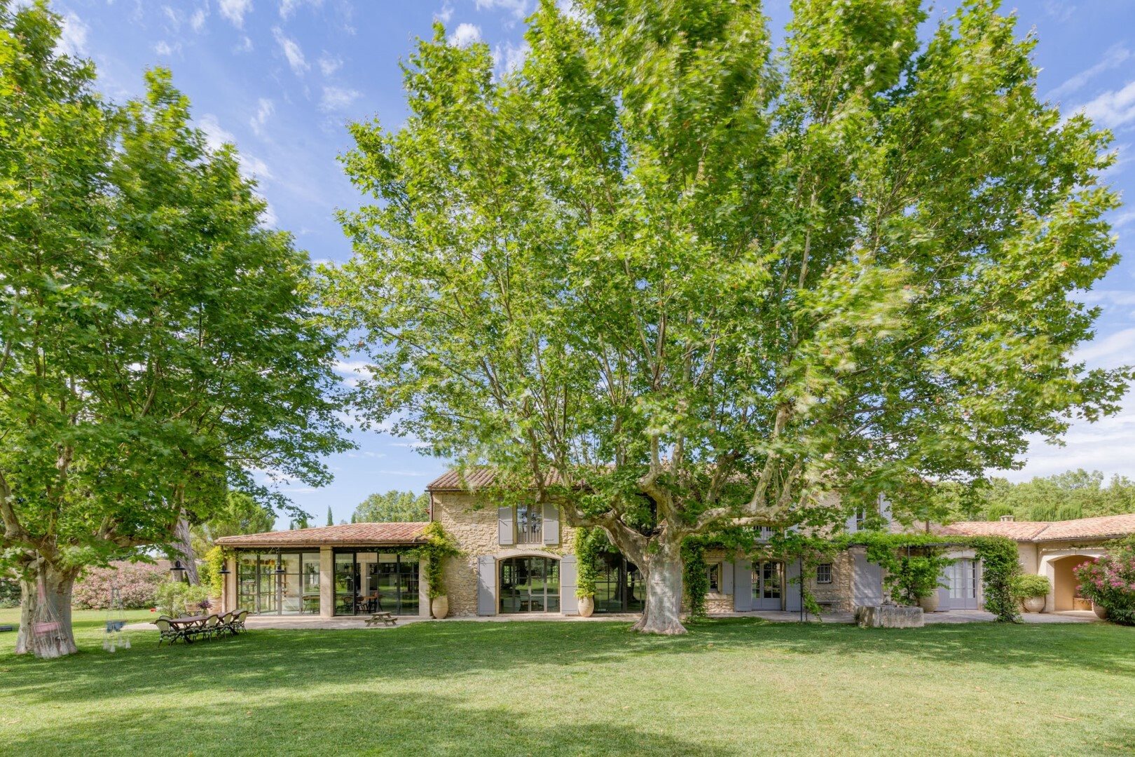 Maison à louer, 600m², Saint-Rémy-de-Provence