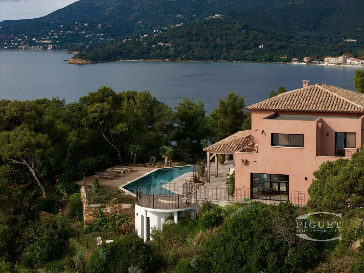 Maison à louer, 320m², Le Lavandou