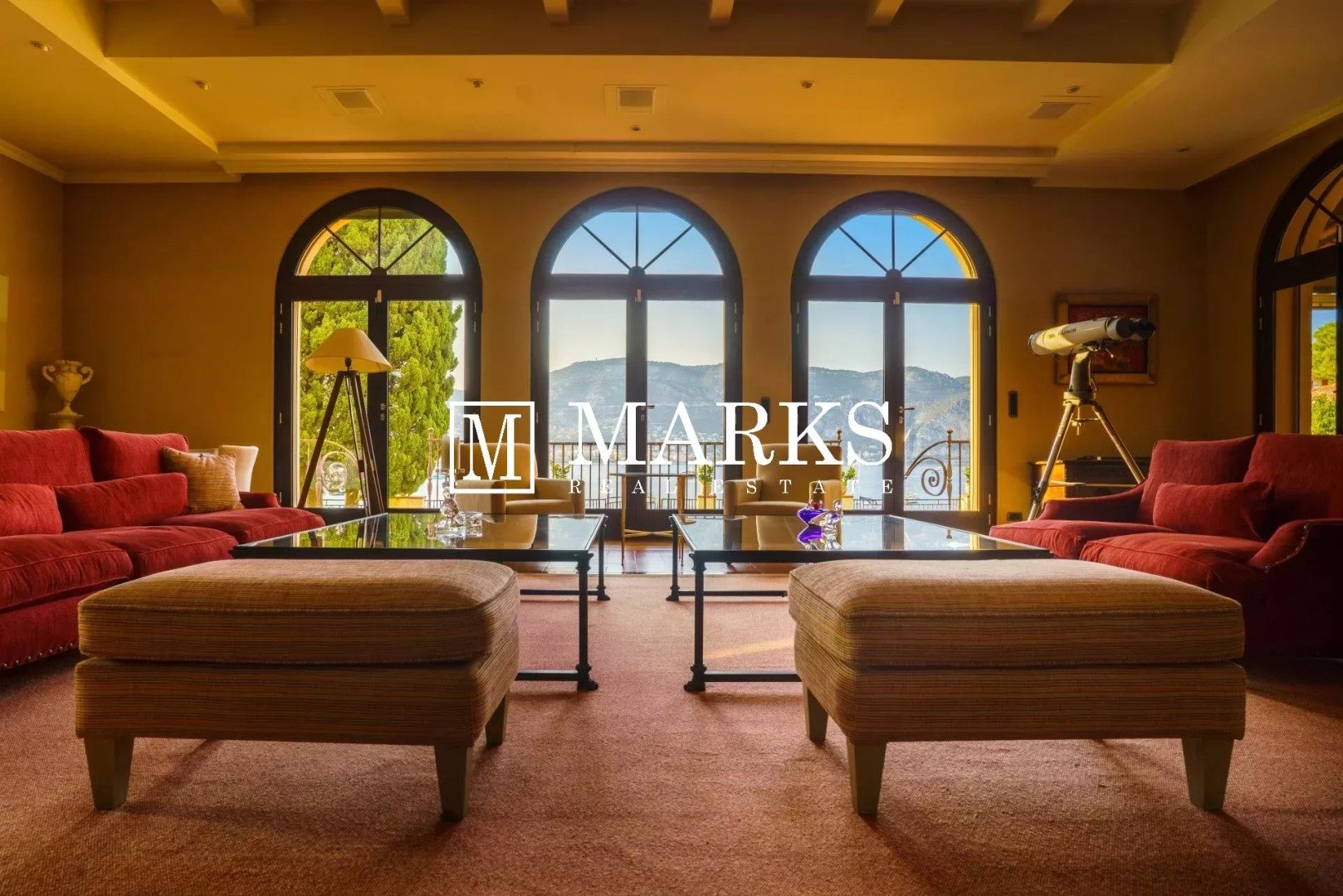 Maison à louer, 990m², Villefranche-sur-Mer