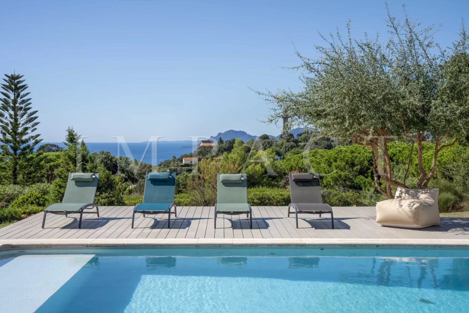 Maison à louer, 350m², Vallauris