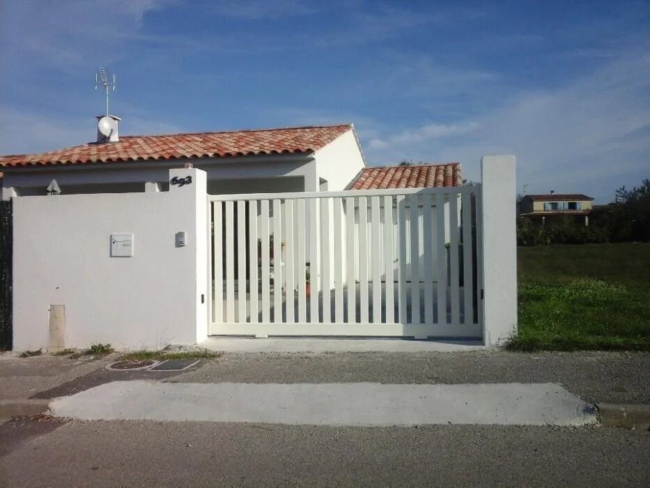 Maison à louer, 115m², Simiane-Collongue