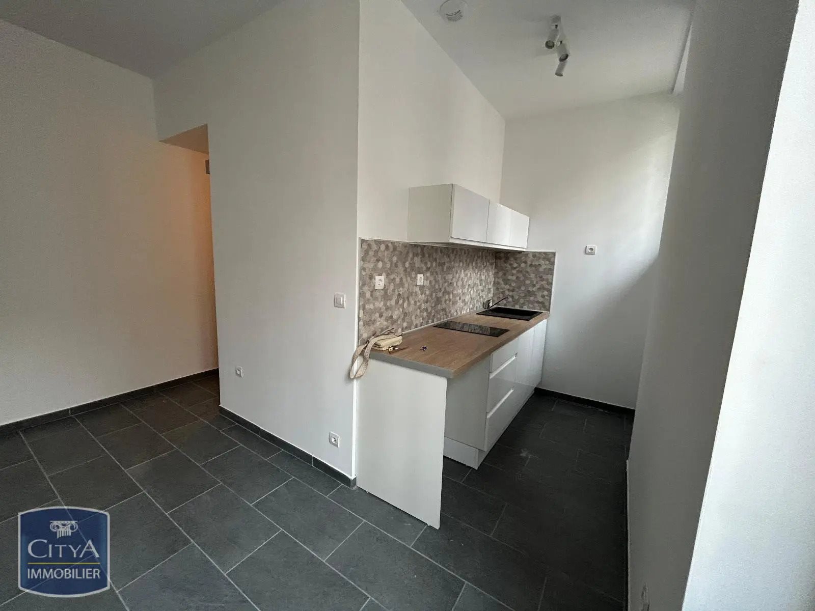 Appartement à louer, 35m², Marignane