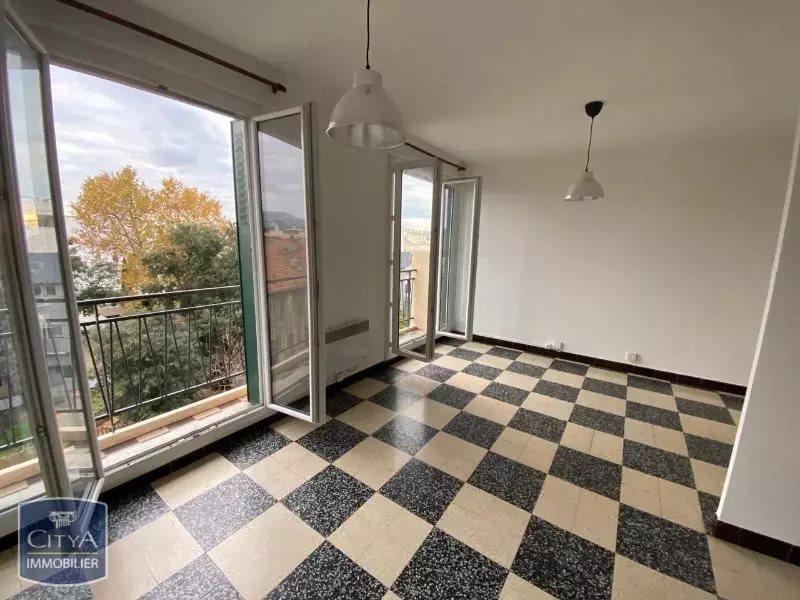 Appartement à louer, 33m², Marseille 8ème