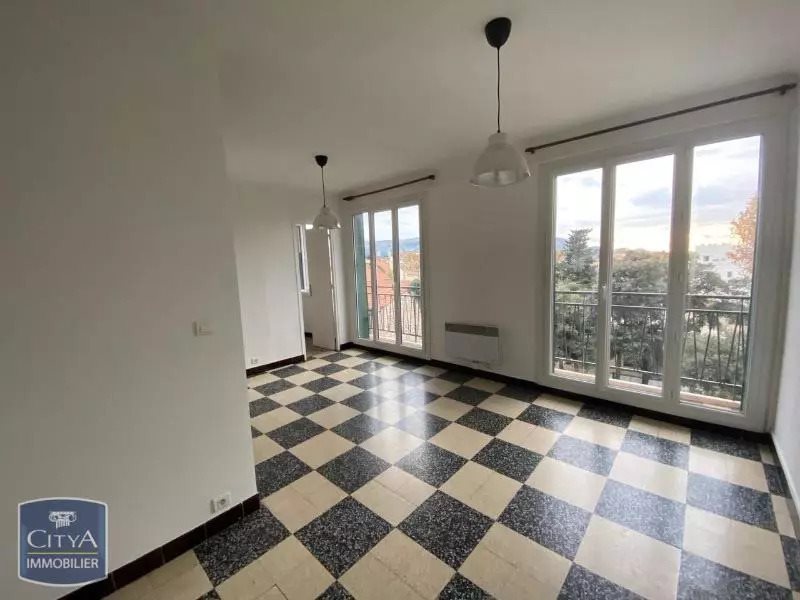 Appartement à louer, 33m², Marseille 8ème