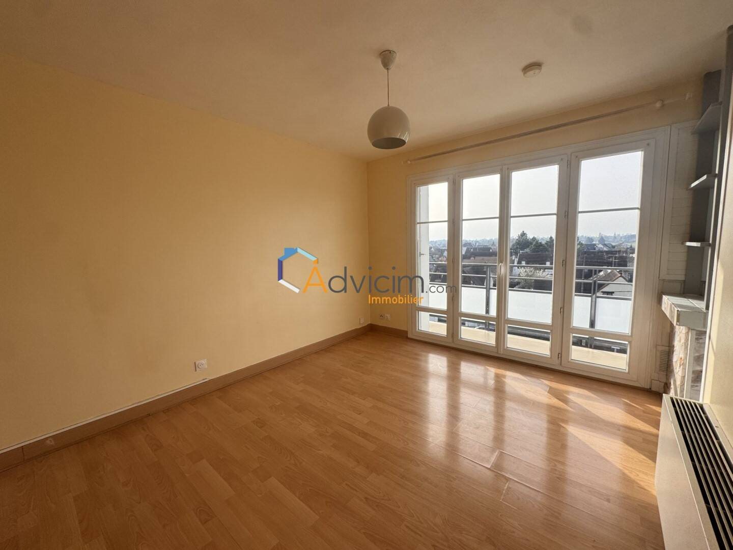 Appartement à louer, 26m², Saint-Pryvé-Saint-Mesmin