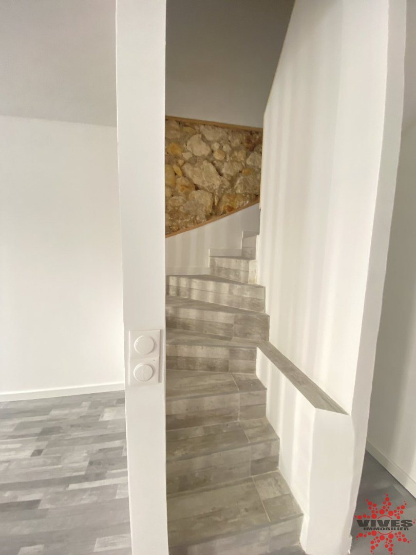 Maison à louer, 121m², Coursan
