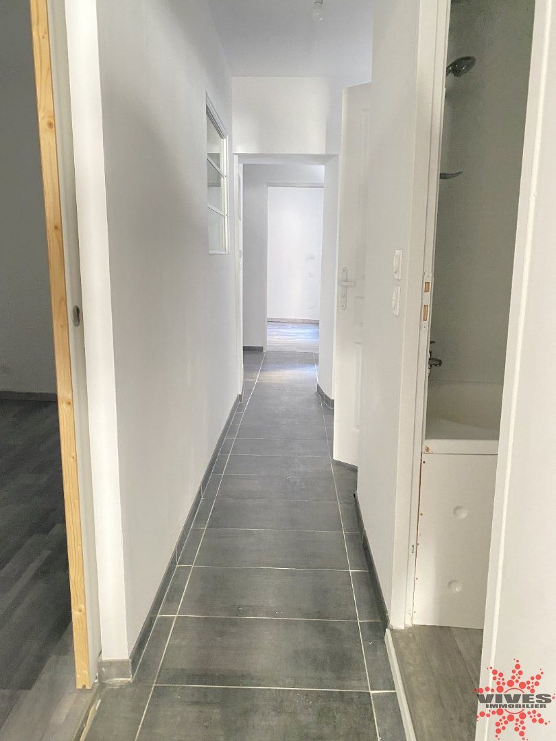 Maison à louer, 121m², Coursan