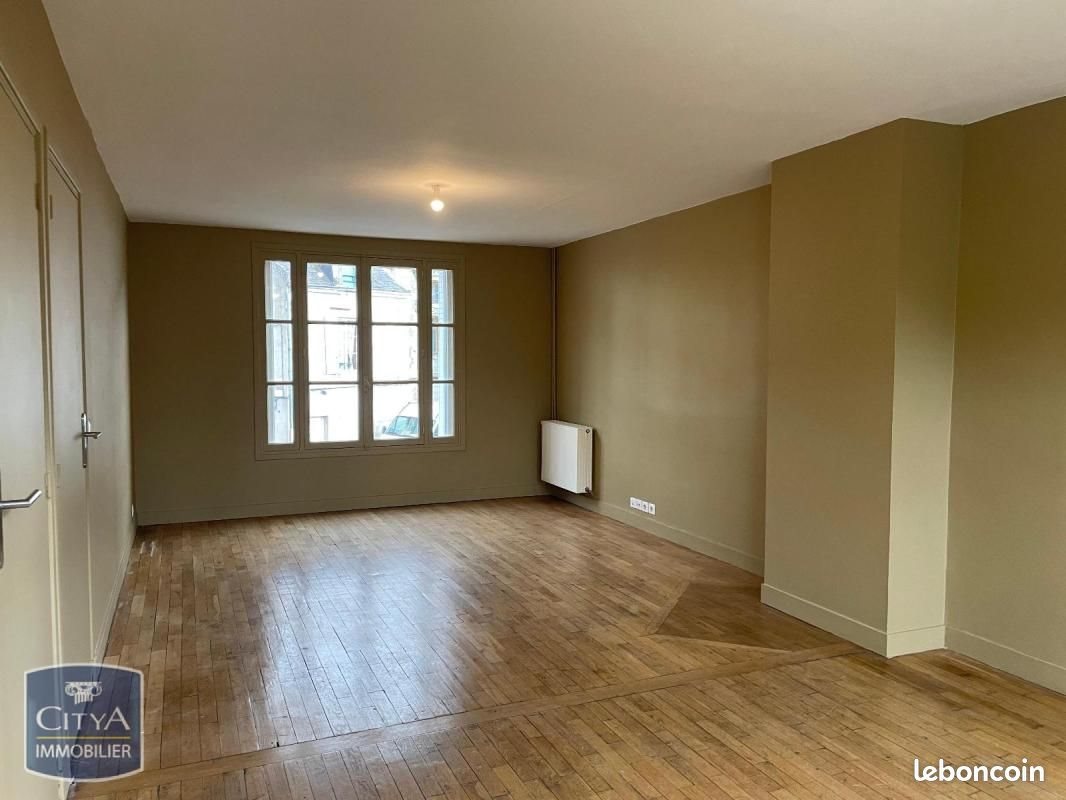Maison à louer, 132m², Chinon