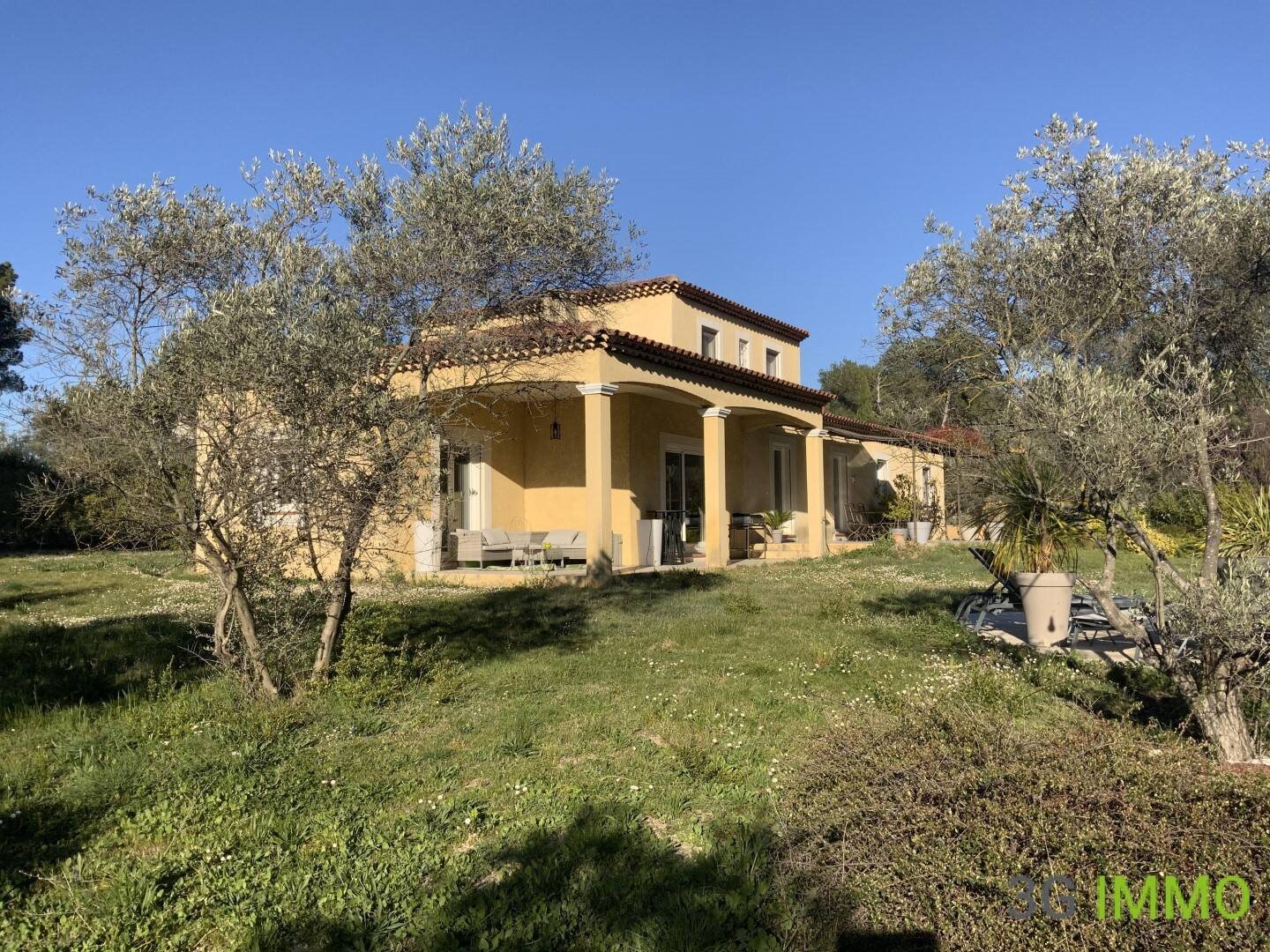 Maison à louer, 201m², Ventabren