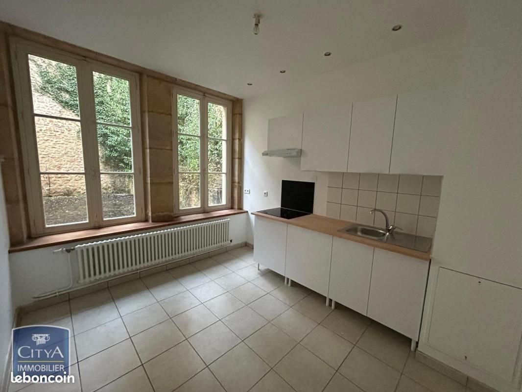 Appartement à louer, 113m², Sedan