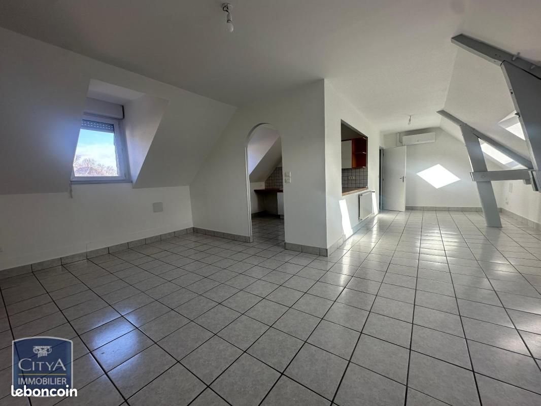 Appartement à louer, 66m², Pazayac