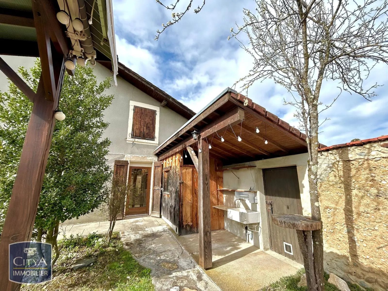 Maison à louer, 110m², Charnècles
