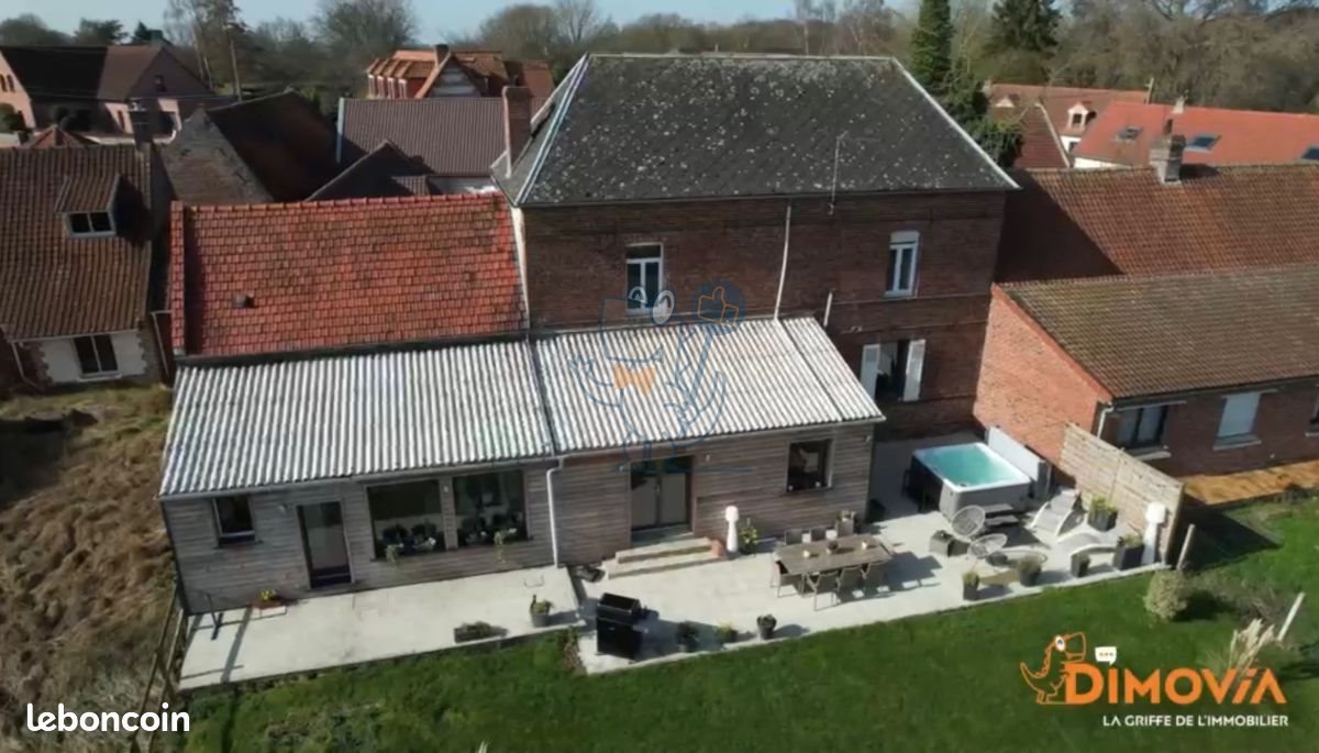 Maison à vendre, 250m², Mont-Saint-Eloi