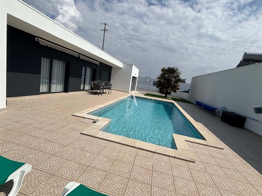 Vila isolada de 3+1 quarto com piscina à venda perto de Óbidos e Caldas da Rainha €535.000 | Terreno