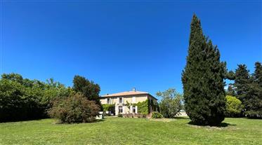 Maison bourgeoise 260m² - 5 chambres - Dépendances - Vue Pyrénées