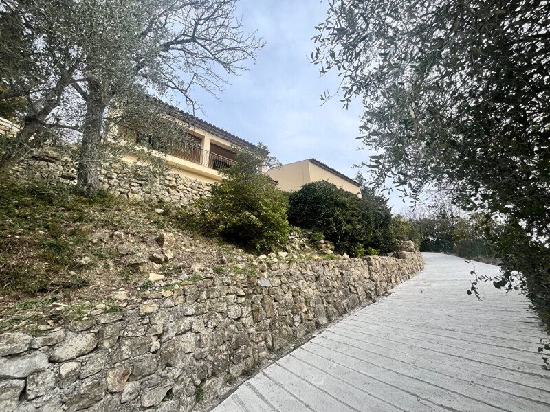 Maison à louer, 125m², Pierrefeu