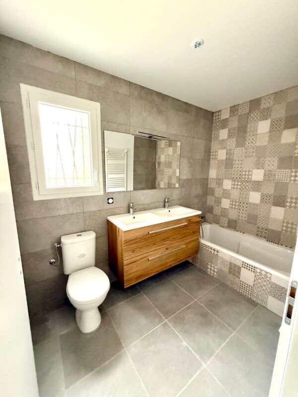 Maison à vendre, 100m², La Roquette-sur-Var