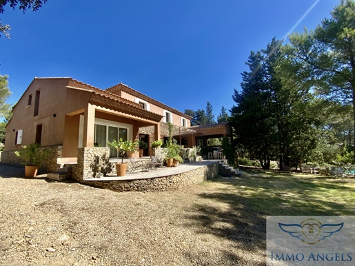 Nîmes, secteur privilégié maison 10 pièces 288m, piscine et son parc.