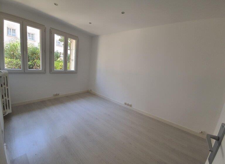 Appartement à louer, 28m², Marseille 8ème