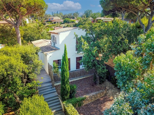 Discover this magnificent renovated villa of nearly 140 m2, offering 5 bedrooms set upon an enclosed