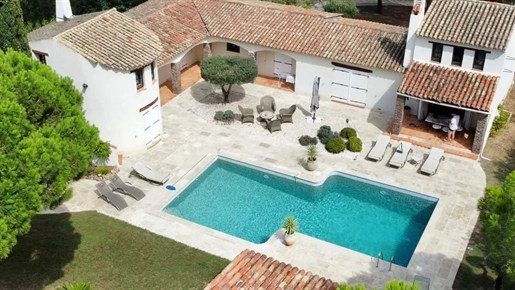 Cote d& 039 Azur, in Roquebrune sur Argens, discover this beautiful bastide full of character with o