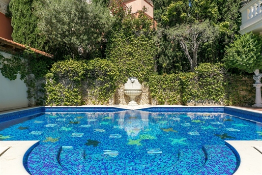 This magnificent 600 m2 villa decorated with a fabulous pool area, fully renovated with luxurious ma