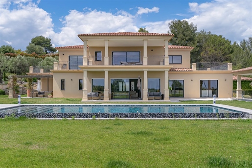 Prestigious contemporary villa of 570m2 built in 2018 and located in the most beautiful residential