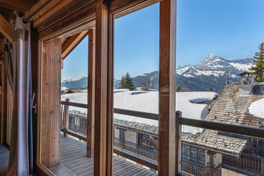 Chalet Le Cerf Voland is located at an altitude of 1230 metres in the heart of the Espace Diamant sk