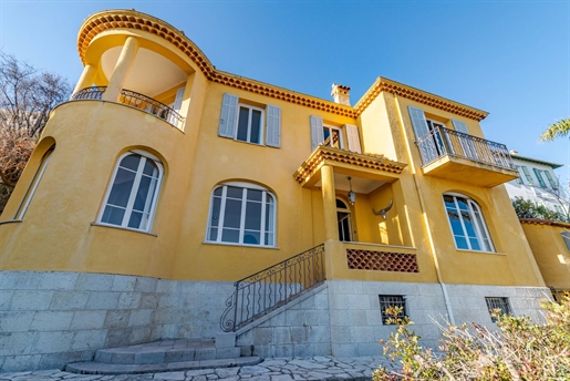 Located in the heart of the perfume capital, just a stone& 039 s throw away from the F&eacute nelon