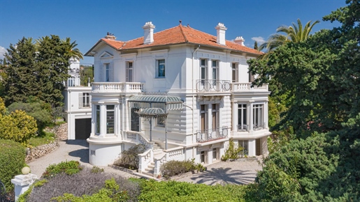 Cannes near the centre exceptional 19th century Belle Epoque residence

In a residential a