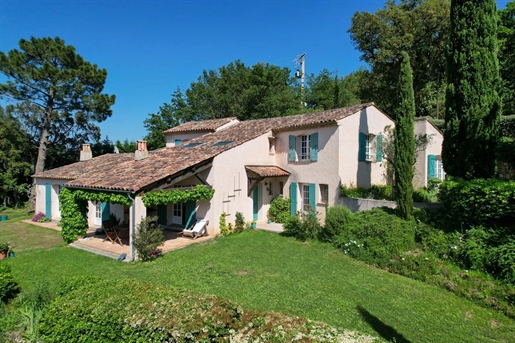 Grimaud Close To The Village Charming Villa With Views Onto The Castle Of Grimaud + Village On Foot
