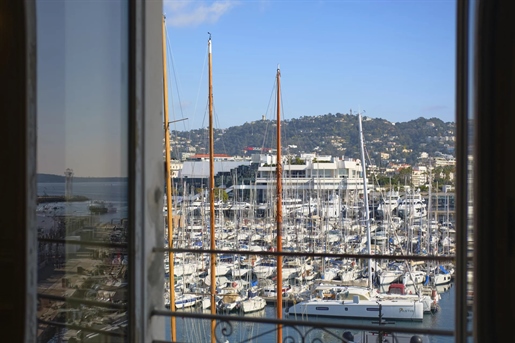 Splendido appartamento con vista panoramica sul famoso porto vecchio di Cannes, sulla Croisette e s