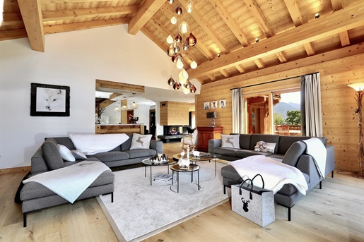 Exceptional luxury chalet.

Built in 2019 using high quality materials, the property of 48