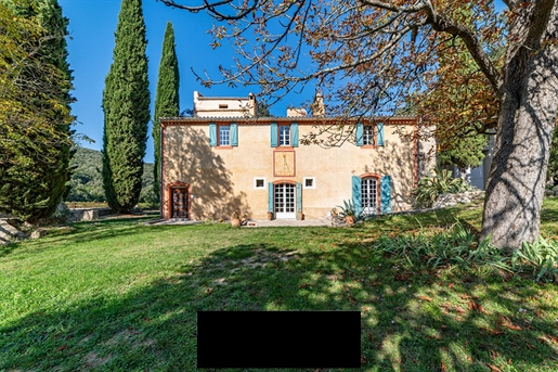 Period country property full of history...

30 minutes north of Montpellier, in absolute c
