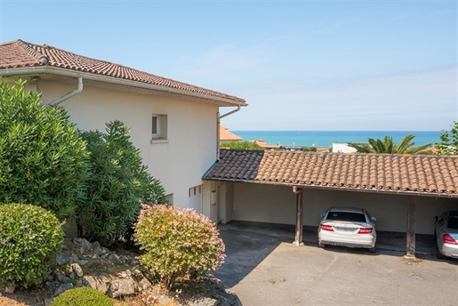Beach house with ocean view

Between Chiberta and the Chambre d& 039 amour, villa of aroun