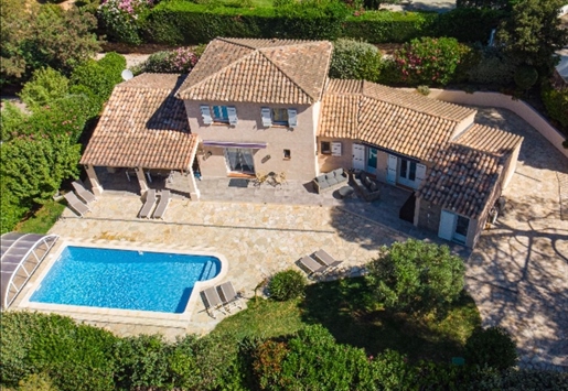Superb villa in La Croix Valmer. 

Ideally located just 550 metres from the D-Day beach an