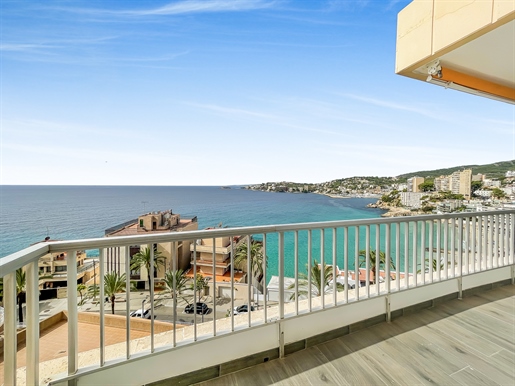 We present you a beautifully renovated apartment in Cala Mayor with breathtaking views of the sea an