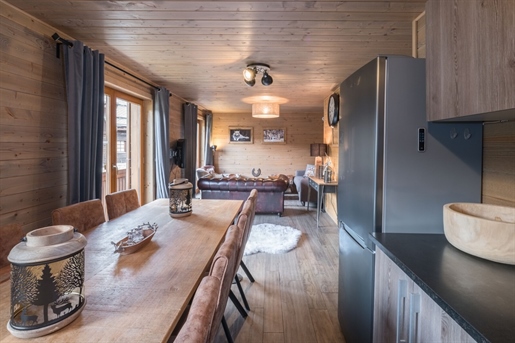 Discover this beautiful apartment in the hamlet of Le Plantin, known for its intimate atmosphere and