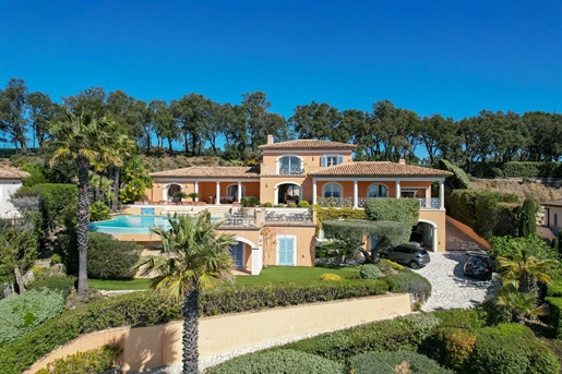 Magnificent prestigious residence with a living area of over 350 m2 and 6 bedrooms, on a plot of app