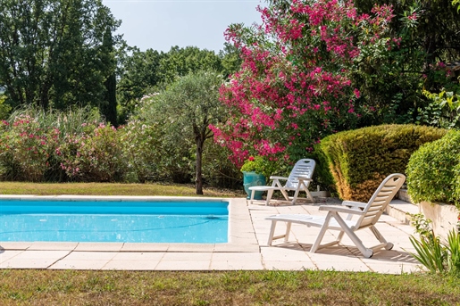 Grasse Saint-Antoine - Charmant mas provençal avec piscine, à seulement 15 minutes de Cannes.

À