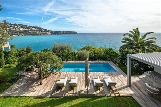 Luxurious villa, situated in Roquebrune Cap Martin, on the front line facing the sea, completely ren