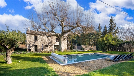 Set in the Eygalieres countryside, at the end of a short, gravelled driveway this property, a handso