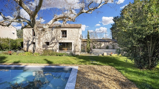 Set in the Eygalieres countryside, at the end of a short, gravelled driveway this property, a handso
