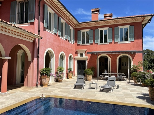 Menton, In the residential area of Garavan, in a small secured residence of high standard, beautiful