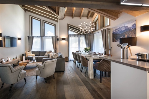 Een eigentijds appartement met panoramisch uitzicht op de bergen, ideaal gelegen in de wijk Rosière